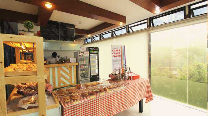 quán cafe tại Main Campus của Pines